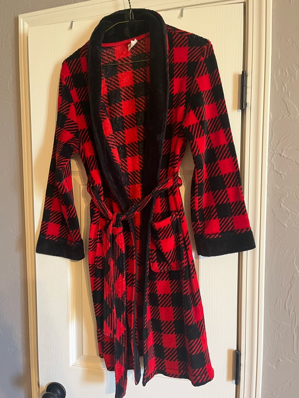 Cat & Jack Red and Black Buffalo Plaid Fleece Robe with Black Trim